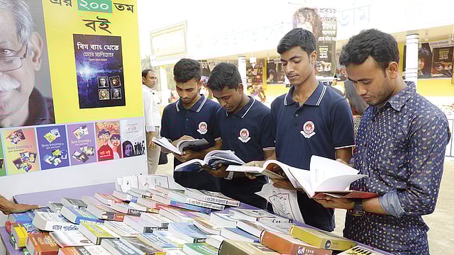বিজ্ঞান ও প্রযুক্তির বইয়ের প্রতি ক্রেতা–আগ্রহ রয়েছে