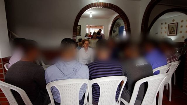 দলত্যাগী সেনাদের কয়েকজন কথা বলছেন বিবিসির সঙ্গে। ছবি: বিবিসির সৌজন্যে