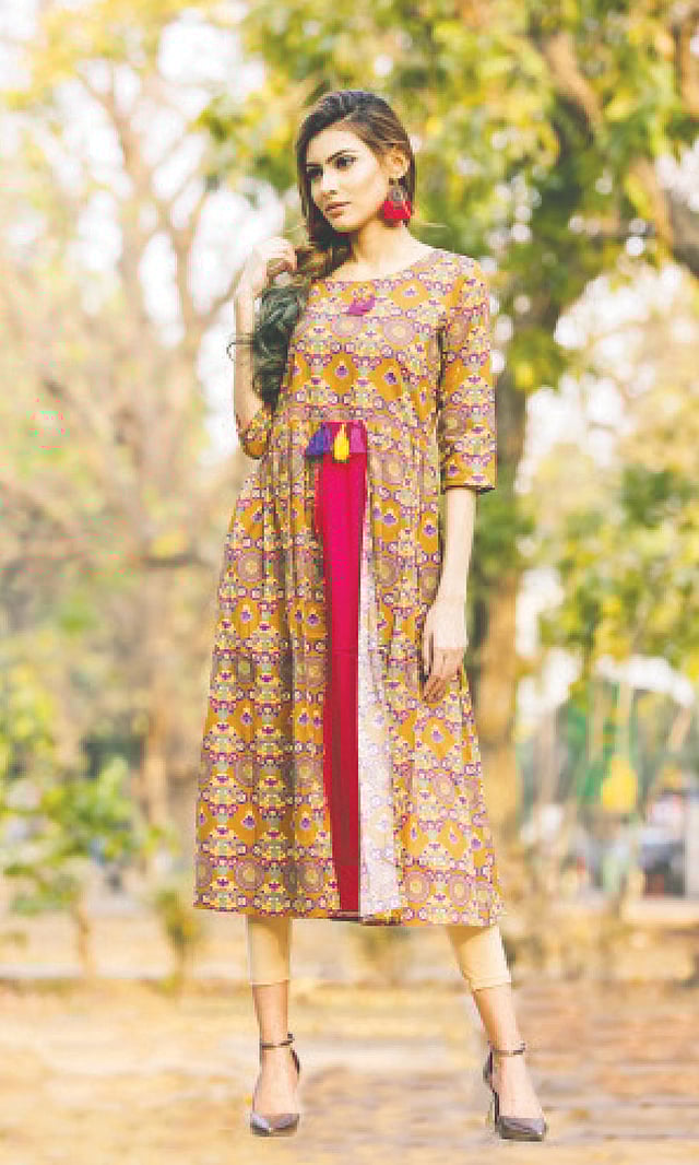 ফুলেল নকশার পোশাক জনপ্রিয়তা পাবে এই মৌসুমে। পোশাক: সেইলর