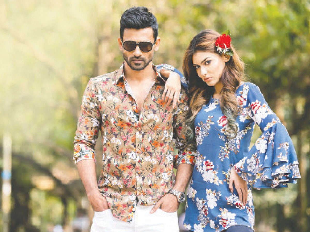 পোশাকে ফুটে উঠছে বসন্তের ফুল। মডেল: আজিম ও জেসিয়া, শার্ট: সেইলর, টপ: সারা লাইফস্টাইল ছবি: কবির হোসেন