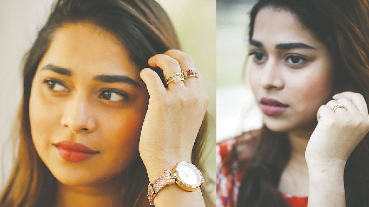 কাপড়, ঘড়ি বা স্যান্ডেলের ফিতার আড়ালে থাকে ত্বকের যে অংশ, সেটাই ত্বকের আসল রং। মডেল: আনান, ছবি: সুমন ইউসুফ