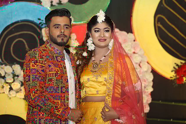 গায়েহলুদ অনুষ্ঠানে সিয়াম আহমেদ ও অবন্তী। ছবি: দীপু মালাকার