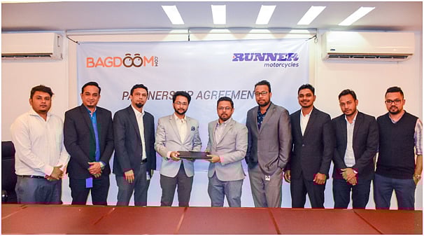 বাগডুম ও রানারের চুক্তি সই।