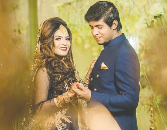 বিয়ের আসরে তৌসিফ মাহবুব ও জান্নাতুল ফেরদৌস