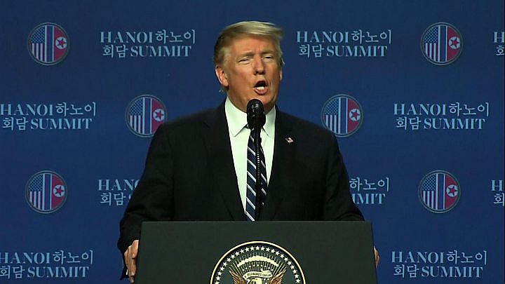 হ্যানয়ে সংবাদ সম্মেলনে মার্কিন প্রেসিডেন্ট ডোনাল্ড ট্রাম্প। ছবি: বিবিসির সৌজন্যে