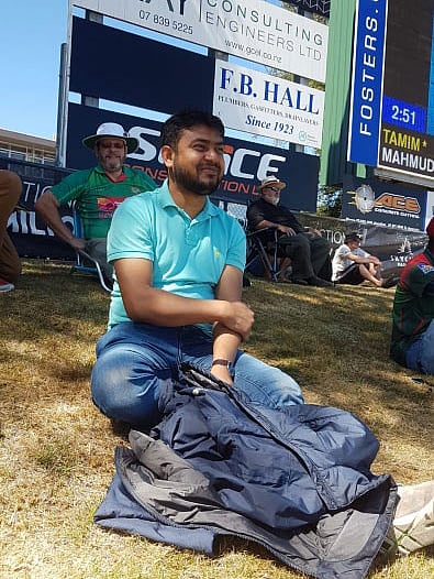 বাংলাদেশ খেলছে জেনে সকালেই সেডন পার্কে চলে এসেছেন তসলিম আরিফ। ছবি: উৎপল শুভ্র