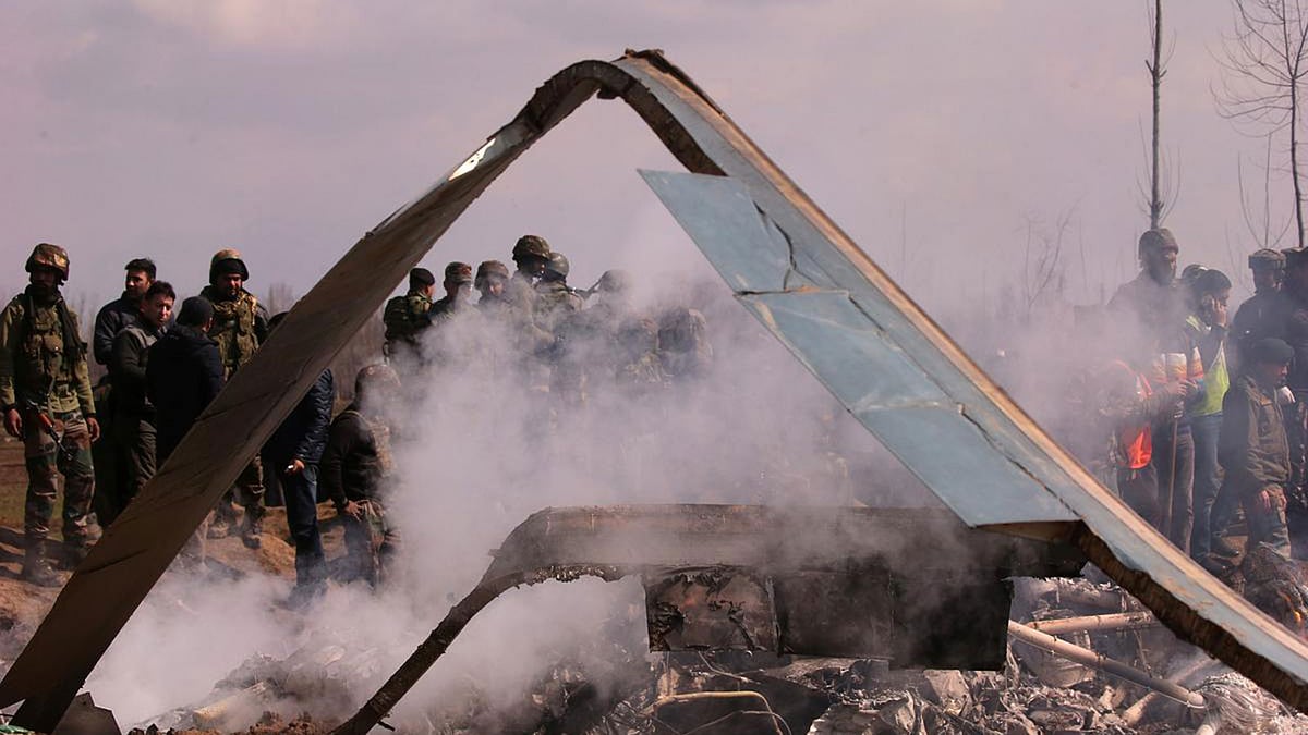 পাকিস্তান ও ভারত উভয়ের দাবি, একে অপরের যুদ্ধবিমান ভূপাতিত করেছে