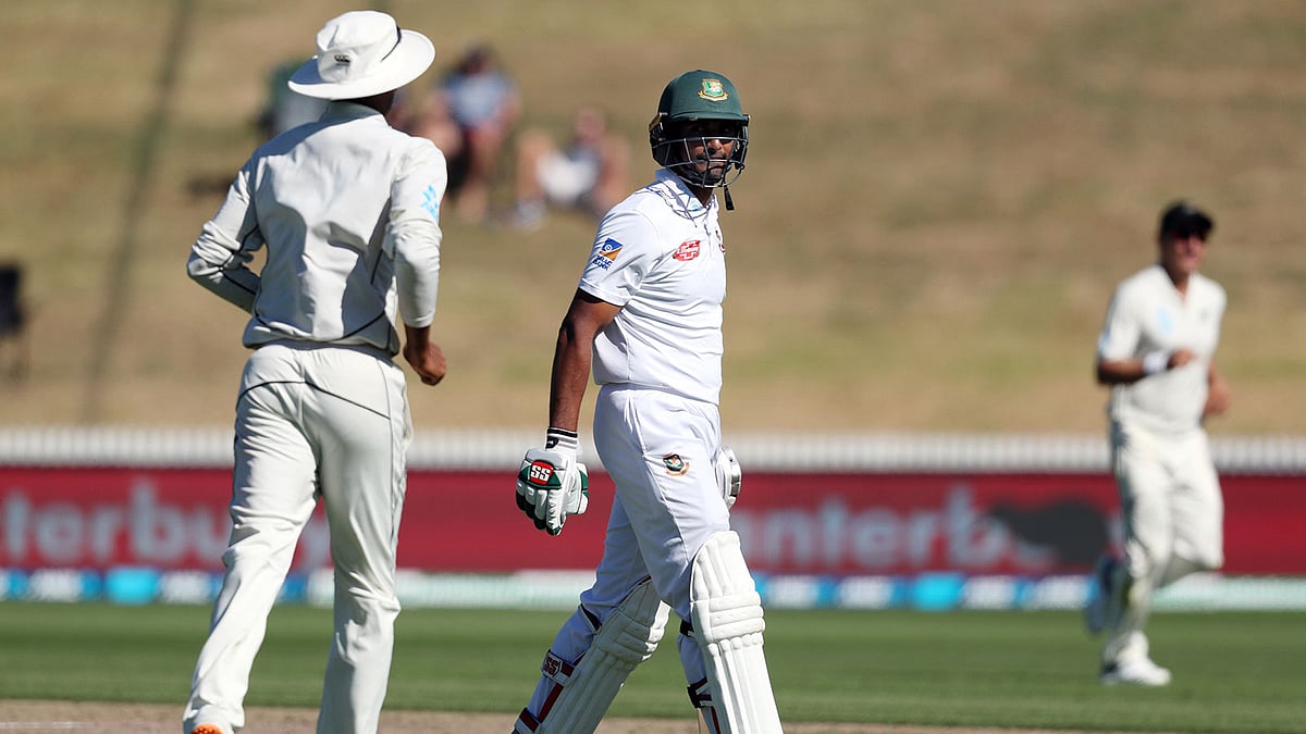 আফসোস করছেন মাহমুদউল্লাহ। ছবি: এএফপি