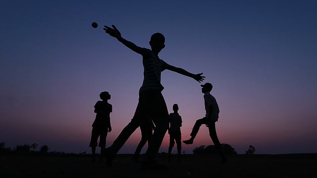 দিন শেষে এক দলের বিজয়