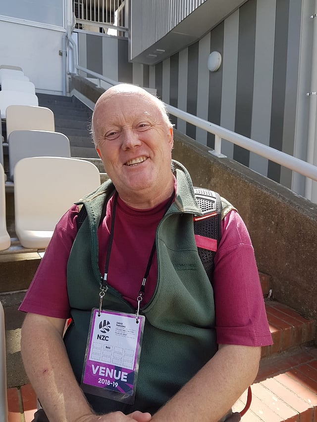 ক্রিকেটারদের অটোগ্রাফ পেলে যাঁর আর কিছু চাই না। ছবি: উৎপল শুভ্র