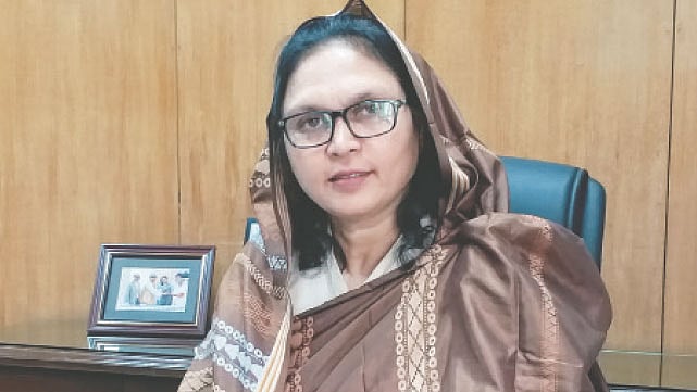 সমাজকল্যাণ মন্ত্রণালয়ের জ্যেষ্ঠ সচিব জুয়েনা আজিজ। ছবি: লেখক