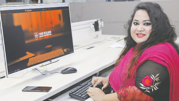 নিরাপদ সাইবার জগৎ দেখতে চান জেনিফার আলম। ছবি: প্রথম আলো