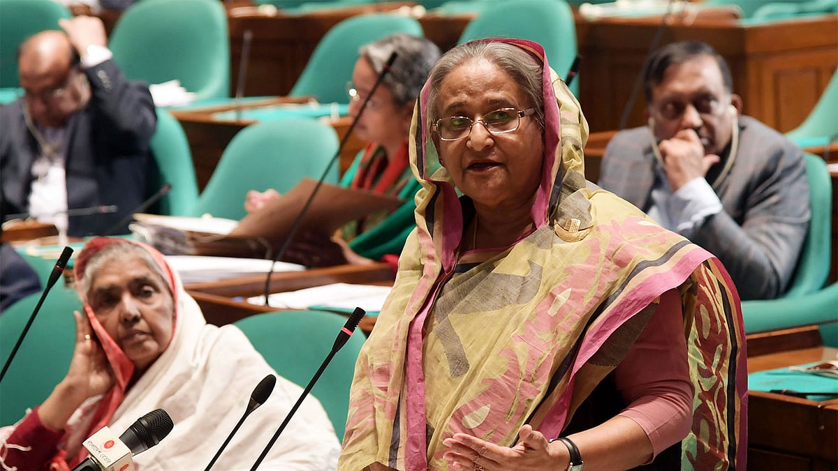 ৭ মার্চ নিয়ে জাতীয় সংসদে অনির্ধারিত আলোচনায় বক্তব্য দিচ্ছেন প্রধানমন্ত্রী শেখ হাসিনা। সংসদ অধিবেশন, ঢাকা, ৭ মার্চ। ছবি: বাসস
