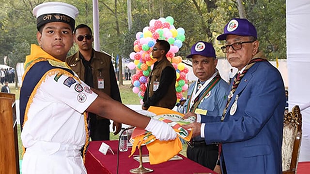 গাজীপুরের মৌচাকে জাতীয় স্কাউট প্রশিক্ষণ কেন্দ্রে ১০তম বাংলাদেশ এবং তৃতীয় দক্ষিণ এশীয় অ্যাসোসিয়েশন অব ন্যাশনাল স্কাউট অর্গানাইজেশন স্কাউট জাম্বুরিতে রাষ্ট্রপতি মো. আবদুল হামিদ। ছবি: বাসস