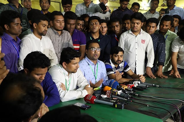 ডাকসু নির্বাচনে ভোট বর্জনকারীরা সুন্দর নাটক মঞ্চস্থ করতে চেয়েছিলেন— সংবাদ সম্মেলন করে বলেছে ছাত্রলীগ। ঢাকা বিশ্ববিদ্যালয়, ১১ মার্চ। ছবি: দীপু মালাকার