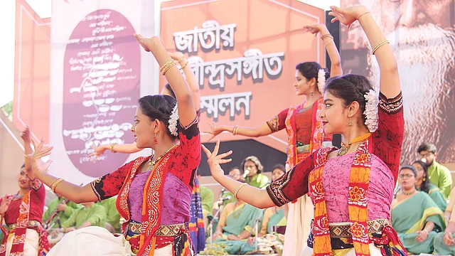 রবীন্দ্রসংগীত সম্মেলনে পরিবেশন করা হয় নাচ