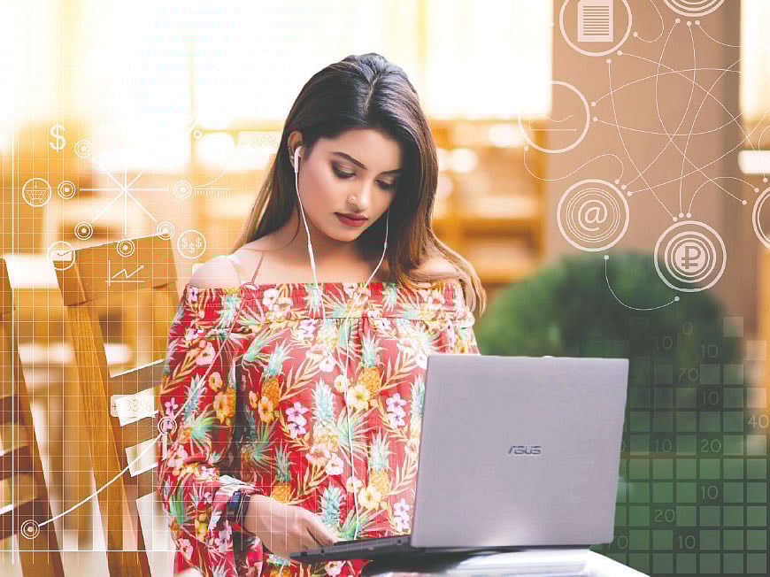 গ্যাস, বিদ্যুৎসহ নানা পরিষেবার বিল অনলাইনেই পরিশোধ করা যায়। মডেল: নাজিফা তুশি, ছবি: কবির হোসেন