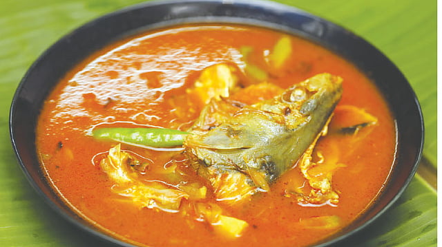 ইলিশের মাথায় টমেটোর খাট্টা মিঠা