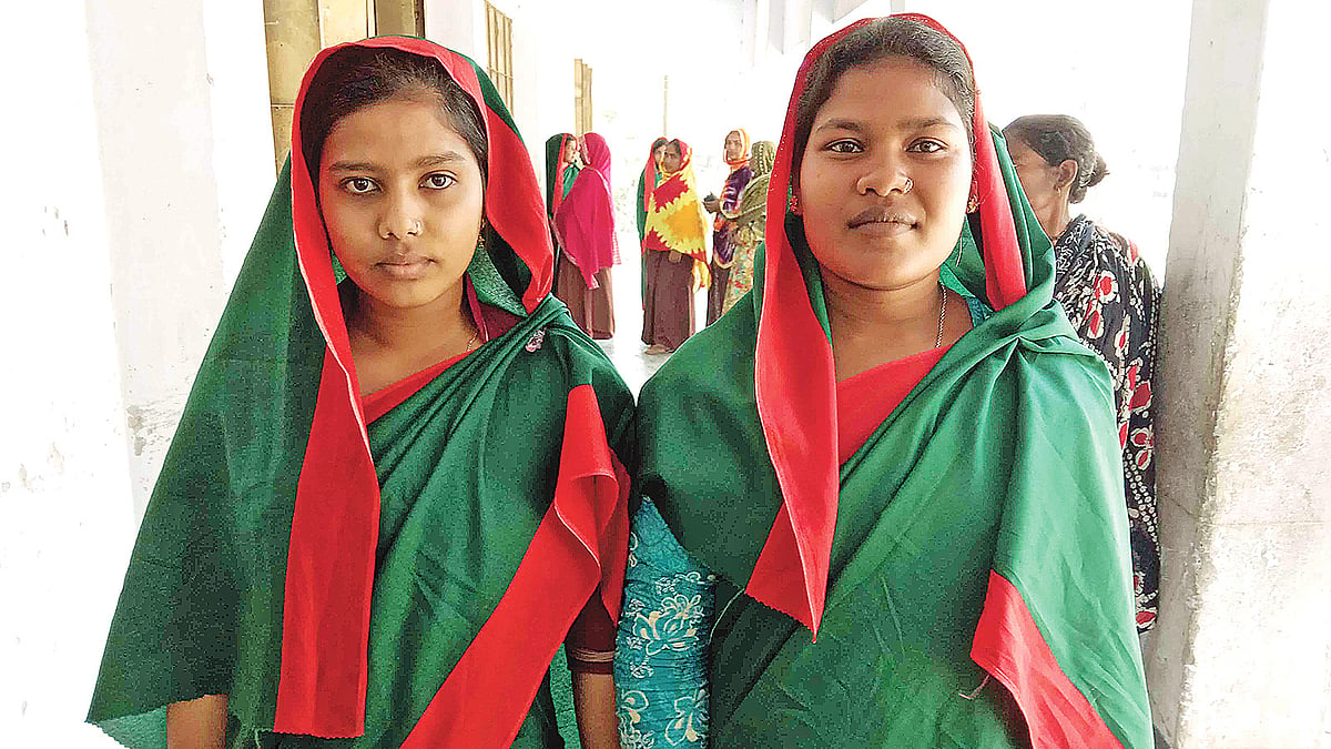নির্বাচনি দায়িত্বে সোনালী ও প্রেমা।