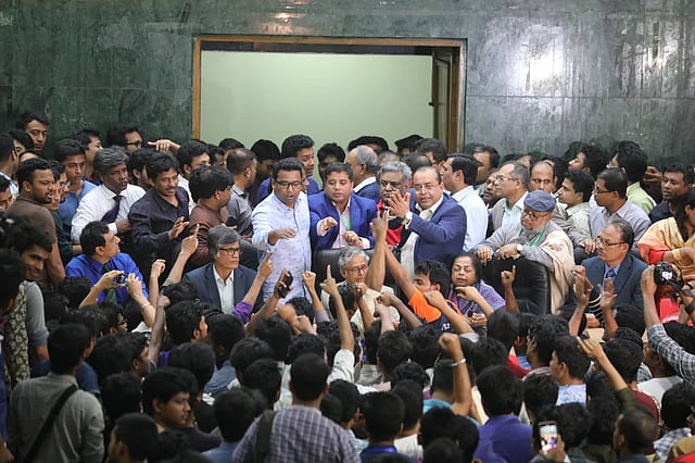 ছাত্রলীগের নেতা-কর্মীদের বিক্ষোভ। ছবি: দীপু মালাকার