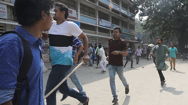 নুরুল হকের মিছিলে লাঠিসোঁটা নিয়ে ধাওয়া।