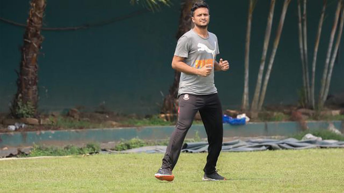 এমসিসির বিশ্ব ক্রিকেট কমিটিতে বর্তমান ক্রিকেটারদের প্রতিনিধিত্ব করছেন বাংলাদেশের সাকিব আল হাসান। প্রথম আলো ফাইল ছবি