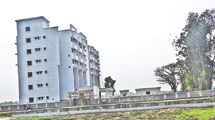 হাসপাতালের নির্মাণাধীন ভবন।