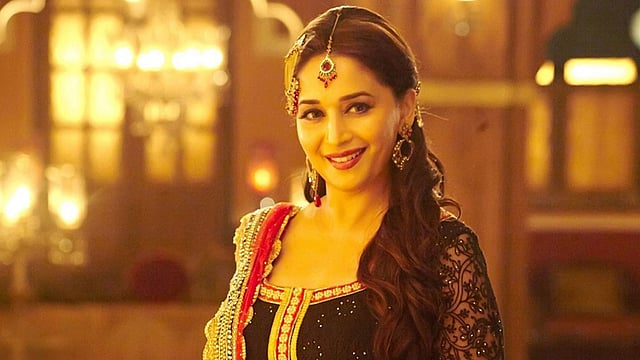 ‘কলঙ্ক’ ছবিতে অভিনয় করেছেন মাধুরী দীক্ষিত