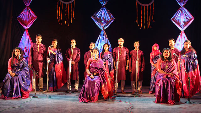 আবৃত্তি একাডেমির পরিবেশনায় মঞ্চস্থ হলো ‘কর্তৃত্ব গ্রহণ কর, নারী’