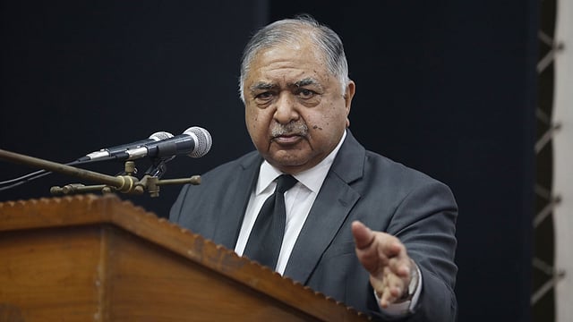 কামাল হোসেন