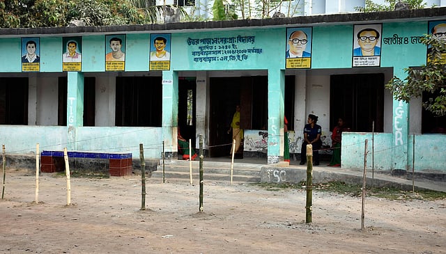 দ্বিতীয় দফা উপজেলা নির্বাচনে সোমবার গাইবান্ধা সদর উপজেলার গাইবান্ধা পৌরসভার উত্তরপাড়া সরকারি প্রাথমিক বিদ্যালয় কেন্দ্র। ছবি: শাহাবুল শাহীন