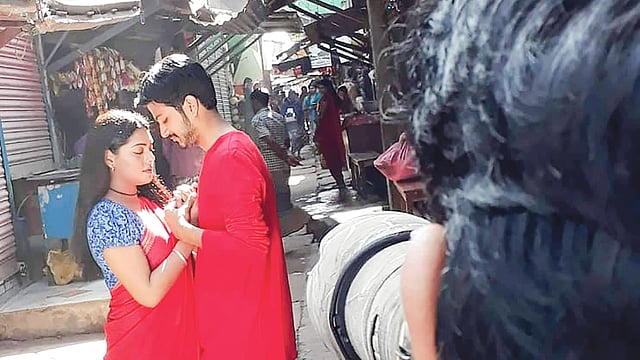 মায়াবতী ছবির শুটিংয়ের দৃশ্যে তিশা ও ইয়াশ