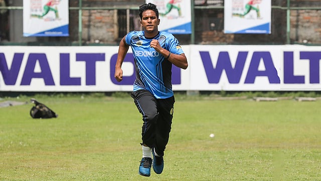 চোট কাটিয়ে অনুশীলনে ফিরেছেন সাইফউদ্দিন। ছবি: তানভীর আহাম্মেদ