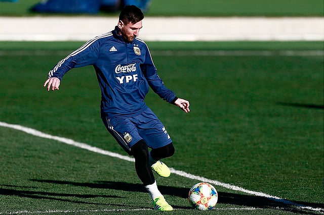 আর্জেন্টিনার অনুশীলনে লিওনেল মেসি। ছবি: এএফপি