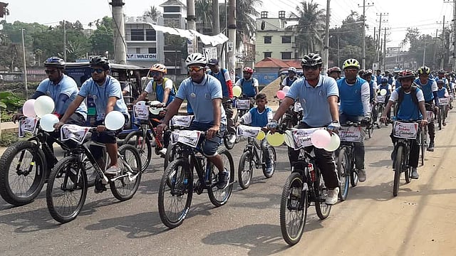 মৌলভীবাজার সাইক্লিং কমিউনিটির সাইকেল রাইড। ছবি: প্রথম আলো