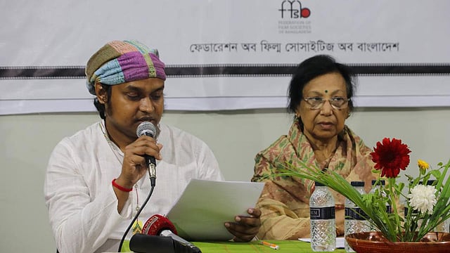 সংবাদ সম্মেলনে লিখিত বক্তব্য উপস্থাপন করেন ফেডারেশন অব ফিল্ম সোসাইটিজ অব বাংলাদেশের সাধারণ সম্পাদক বেলায়াত হোসেন মামুন