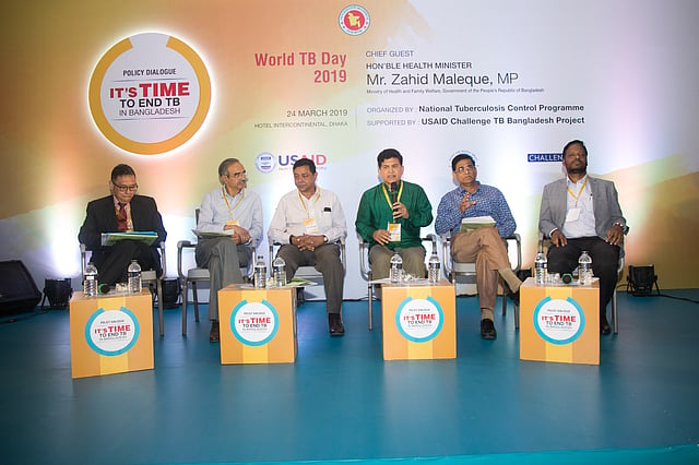 গতকাল রোববার রাজধানীর হোটেল ইন্টারকন্টিনেন্টালে আয়োজিত সংলাপে বক্তারা। ছবি: সংগৃহীত