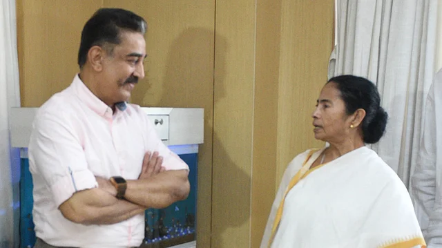 নবান্নে বৈঠকের পর পশ্চিমবঙ্গের মুখ্যমন্ত্রী মমতা বন্দ্যোপাধ্যায় ও অভিনেতা কমল হাসান। ছবি: ভাস্কর মুখার্জি