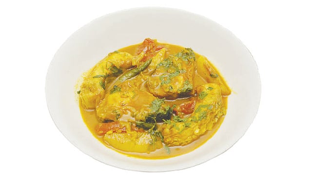 রুই মাছে আলু টমেটো