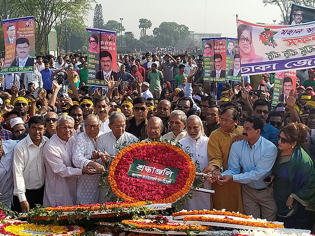 বিএনপির পক্ষ থেকে জাতীয় স্মৃতিসৌধে শ্রদ্ধা নিবেদন। ছবি: মাইদুল ইসলাম