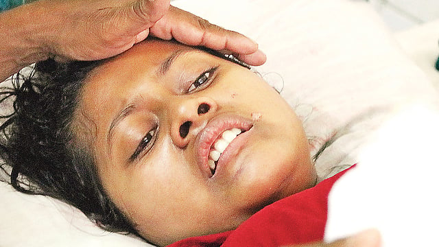 যশোরে সড়ক দুর্ঘটনায় পা হারানো মিফতাহুল জান্নাত ট্যালেন্টপুলে বৃত্তি পেয়েছে। গতকাল দুপুরে যশোর ২৫০ শয্যা জেনারেল হাসপাতালে।  প্রথম আলো