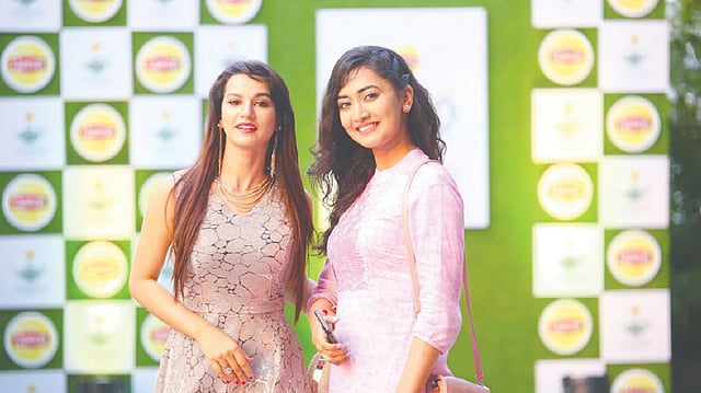 লাক্স তারকারাও ছিলেন সেদিনের অনুষ্ঠানে। ছবি: সংগৃহীত