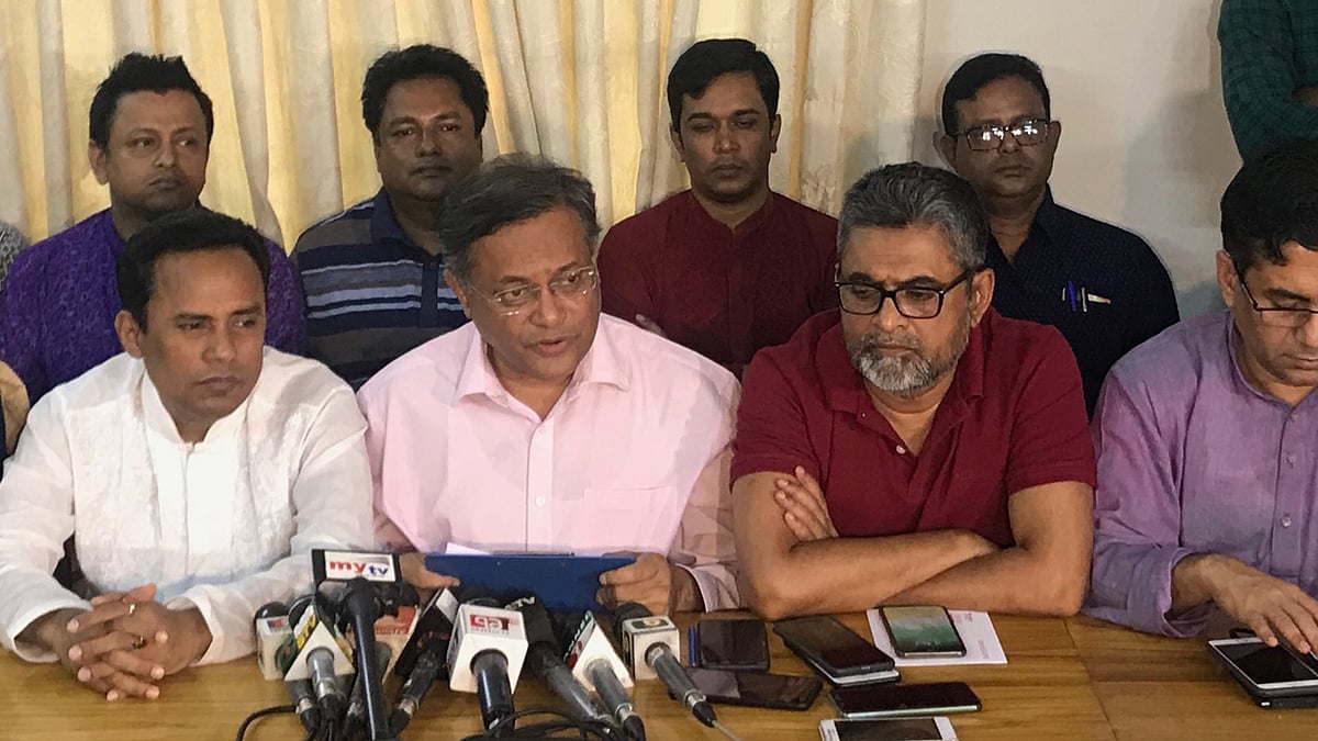 সংবাদ সম্মেলনে কথা বলছেন তথ্যমন্ত্রী হাছান মাহমুদ। ছবি: সংগৃহীত।