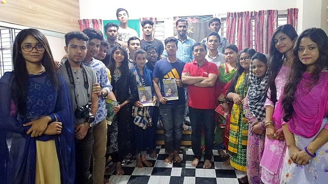 পাঠচক্র শেষে বন্ধুরা