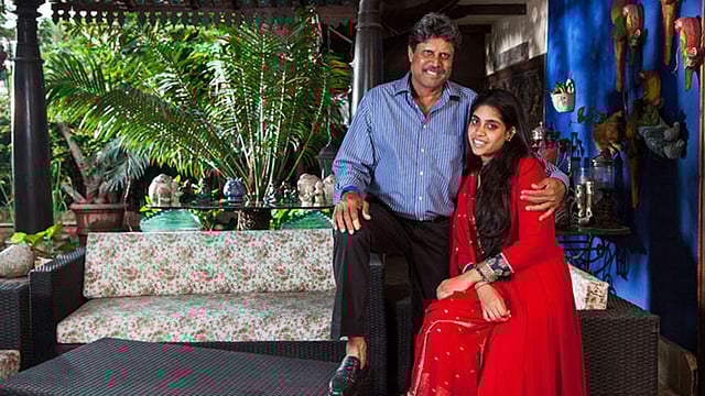 কপিল দেব এবং তাঁর মেয়ে আমিয়া। ছবি: টুইটার