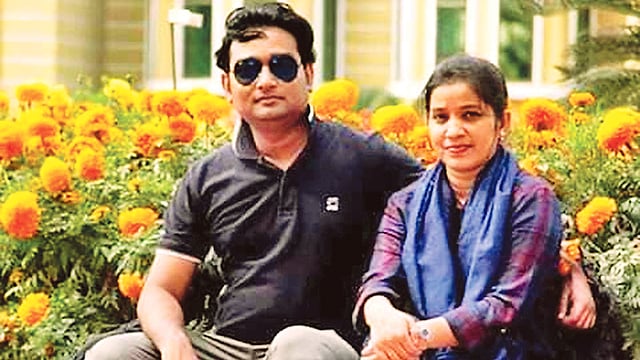 মাকসুদুর রহমান ও রুমকি রহমান। বনানীর আগুনে চিরতরে চলে গেছেন এই দম্পতি।  ছবি: সংগৃহীত