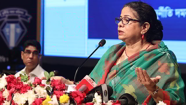 দুদকের শ্রেষ্ঠ দুর্নীতি প্রতিরোধ কমিটি, বিতর্ক প্রতিযোগিতায় বিজয়ী, দুদক মিডিয়া অ্যাওয়ার্ড প্রদান অনুষ্ঠানে প্রধান অতিথির বক্তব্য দিচ্ছেন সাবেক তত্ত্বাবধায়ক সরকারের উপদেষ্টা রাশেদা কে চৌধূরী। ছবি: প্রথম আলো।