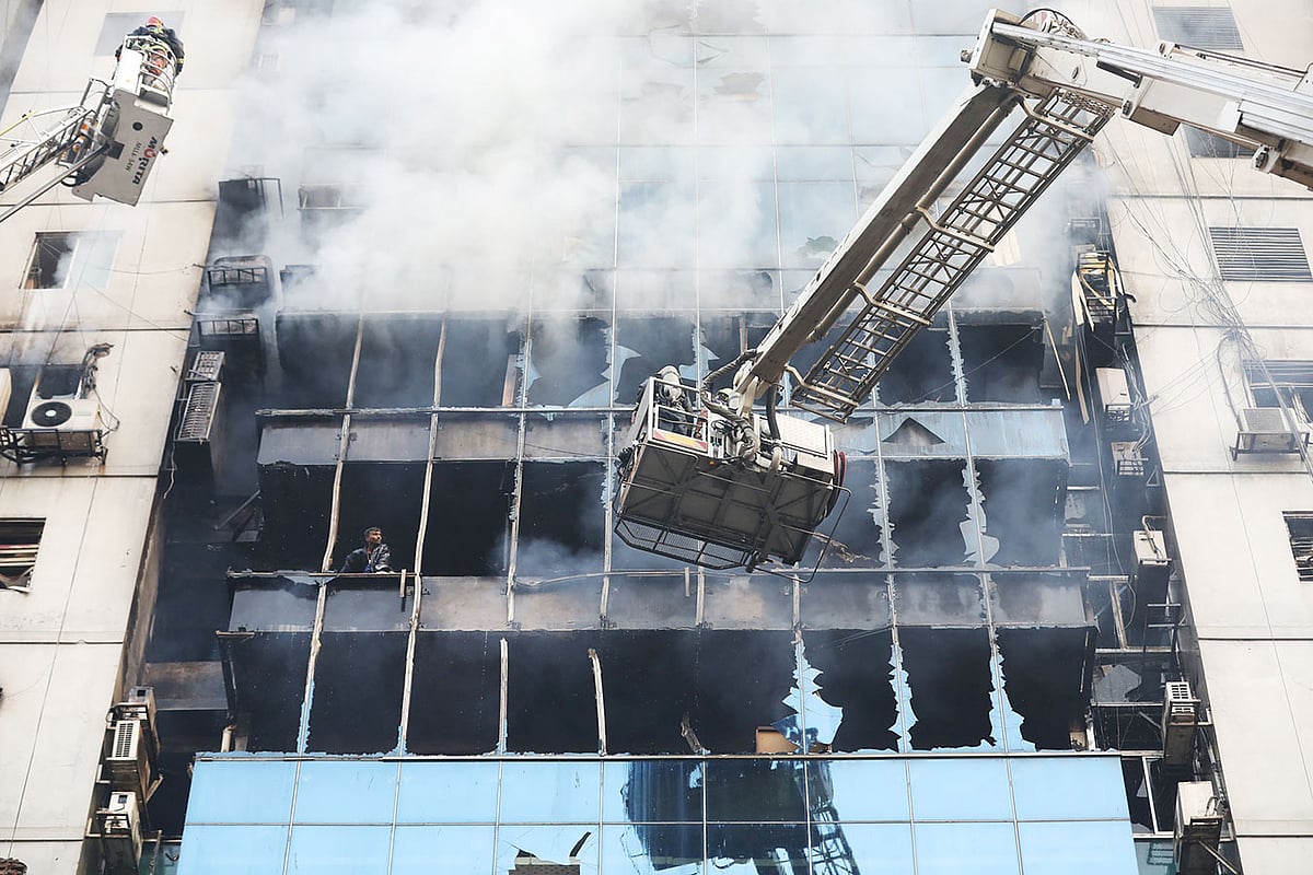 আমরা যেন মৃত্যুর ফাঁদে পড়েছি