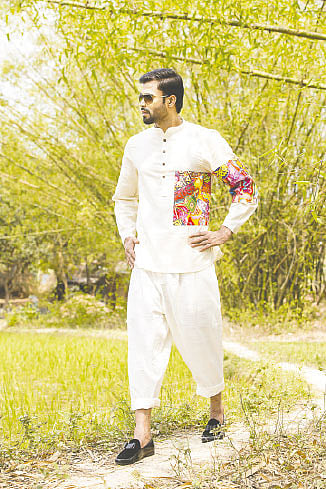 ফতুয়ার সঙ্গে ঢিলেঢালা প্যান্ট আরাম দেবে গরমে। পোশাক: যাত্রা