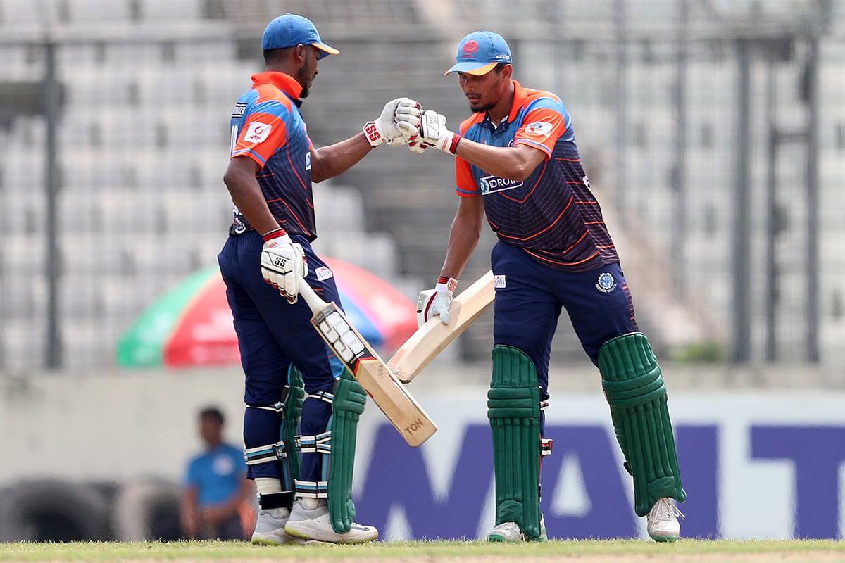 ব্রাদার্সের ব্যাটসম্যানরা আজ বিকেএসপিতে ব্যাট করতে নামেননি। প্রথম আলো ফাইল ছবি